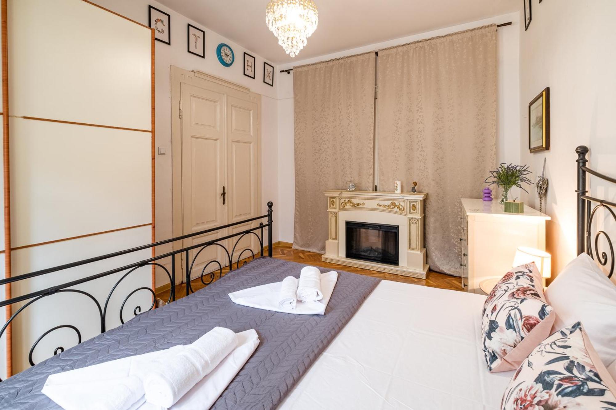 Aristocratic 2Bdrm Central Apartment Varna Exterior foto